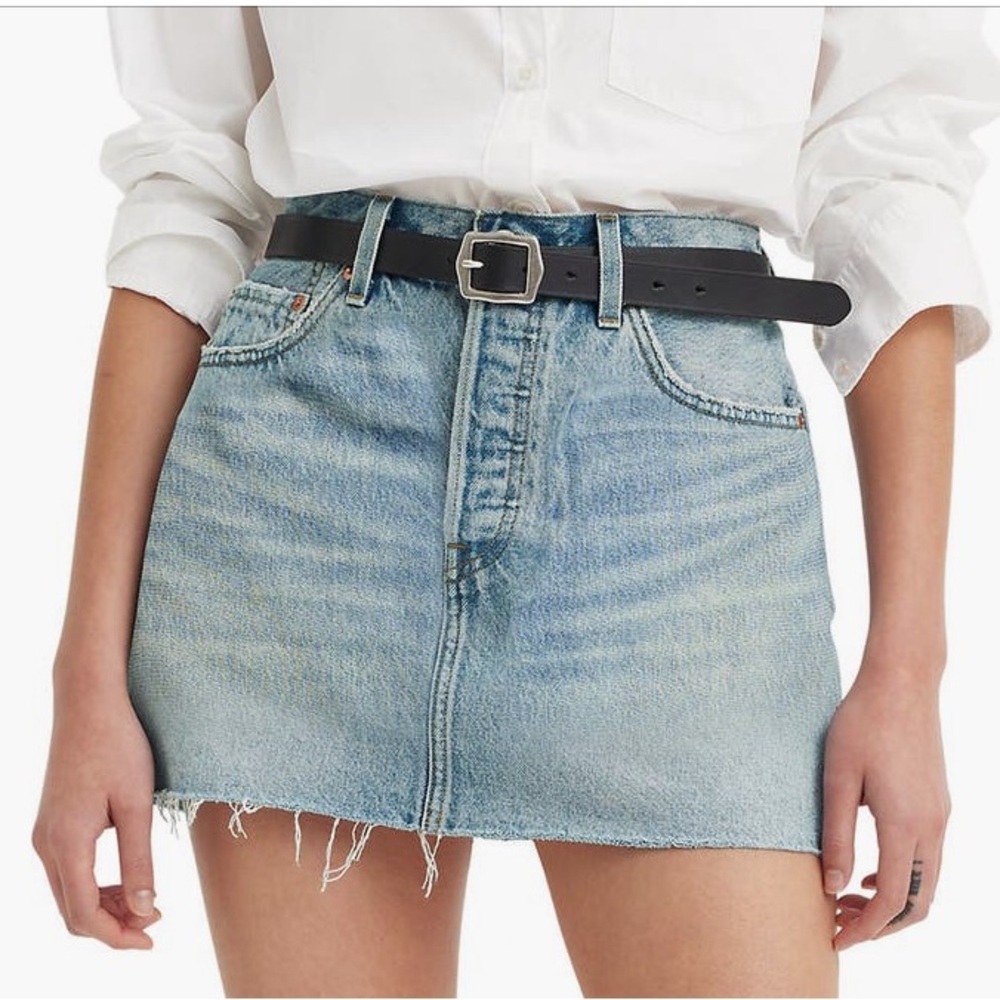 Levi’s mini skirt